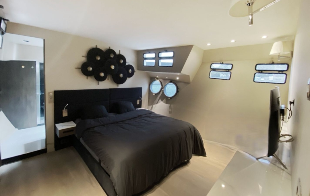 EAU ET PATRIMOINE : Appartement | PARIS (75008) | 100 m2 | 1 200 000 € 