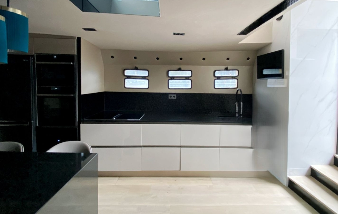 EAU ET PATRIMOINE : Appartement | PARIS (75008) | 100 m2 | 1 200 000 € 