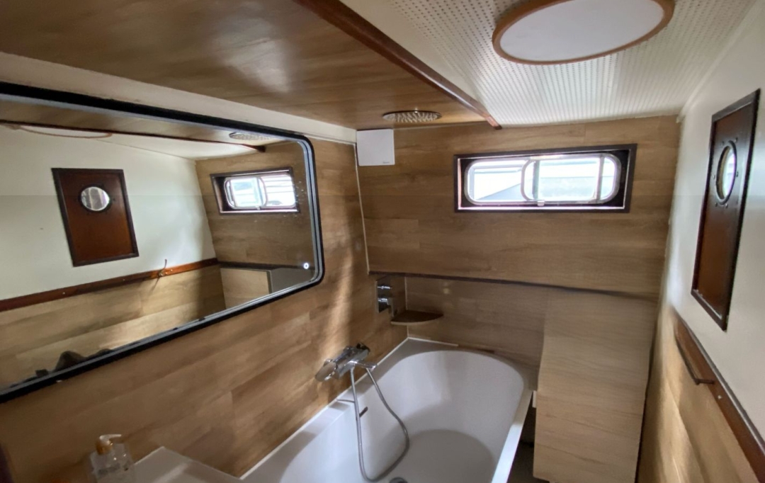 EAU ET PATRIMOINE : Appartement | PARIS (75008) | 45 m2 | 395 000 € 